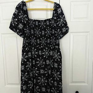 LOFT midi length puff sleeve smocked dress with pockets!